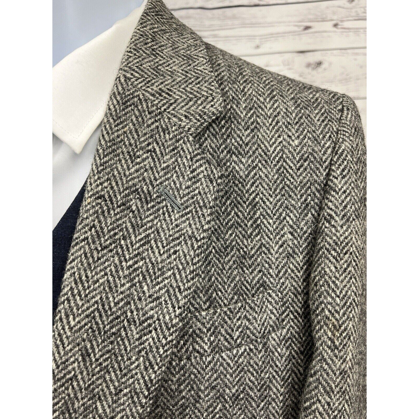 Harris Tweed 2 Button Blazer Mens 41R Wool Jacket Sport Coat Herringbone Gray