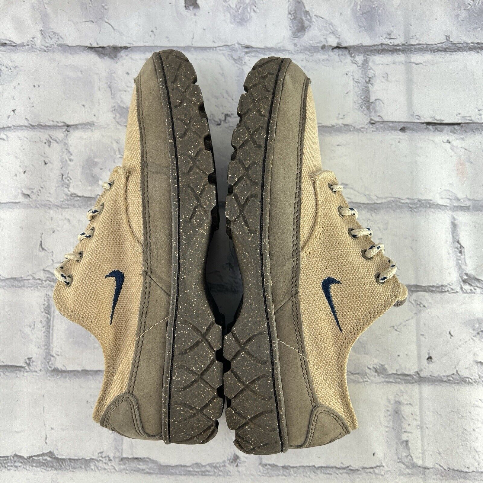 Nike ACG Zion Hiking Boot Women’s 7 Beige Canvas Shoes Low Top Vintage 1995