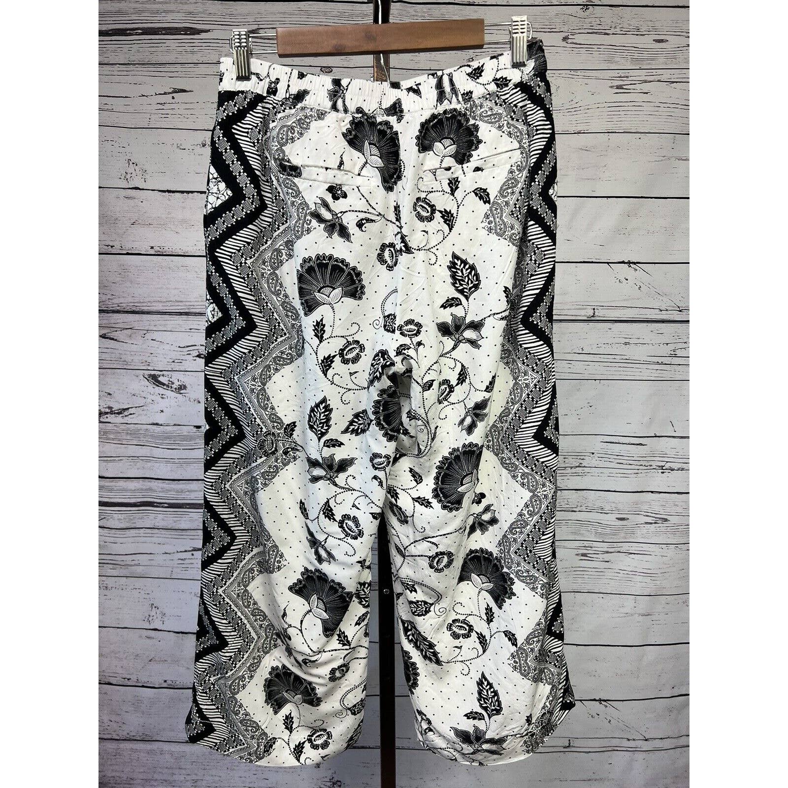 Anthropologie Ettitwa Cropped Pants Womens Small Black White Floral Capri Lined