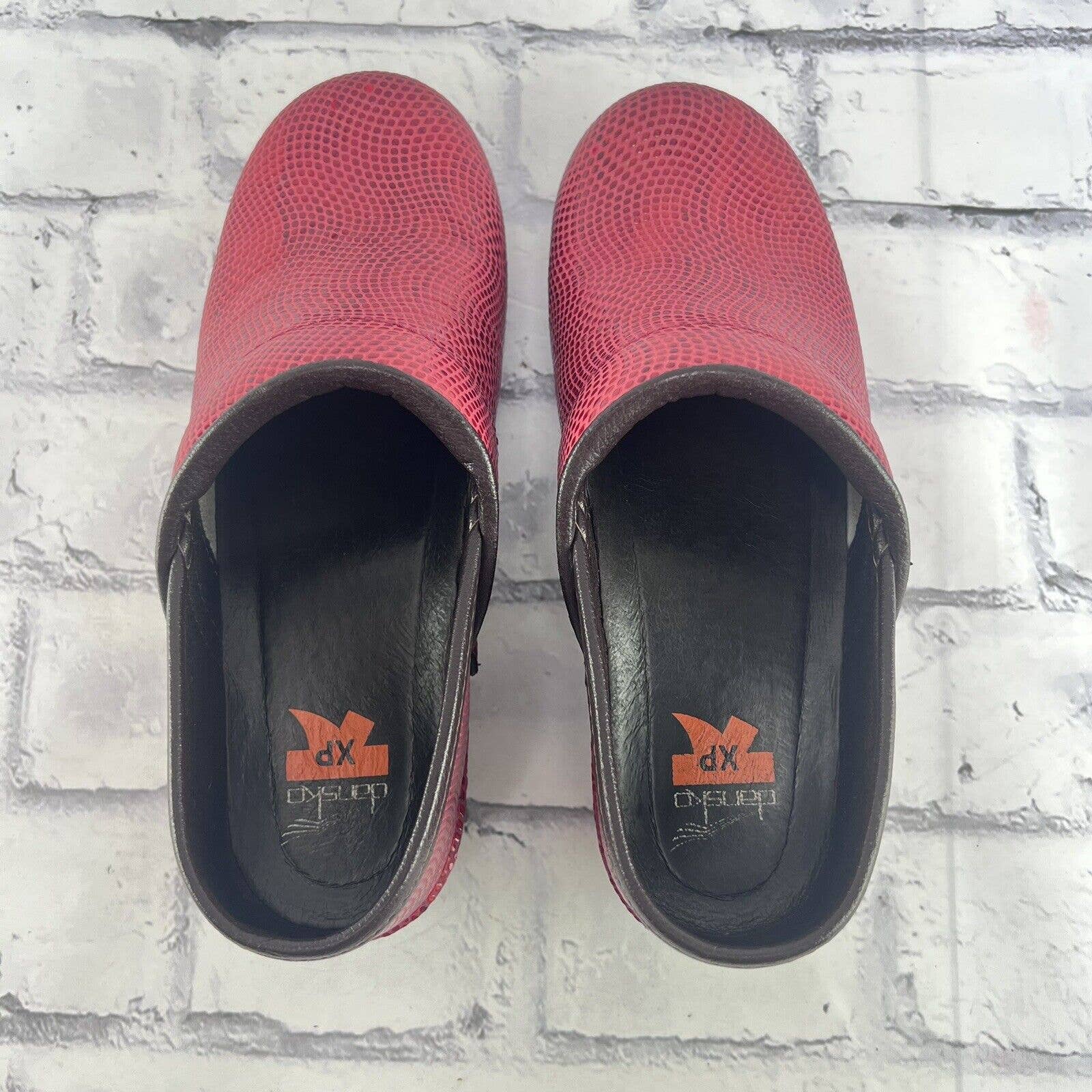 Dansko XP Red Moray Clogs Women’s 37 (US 6.5 - 7) Snakeskin Leather Shoes
