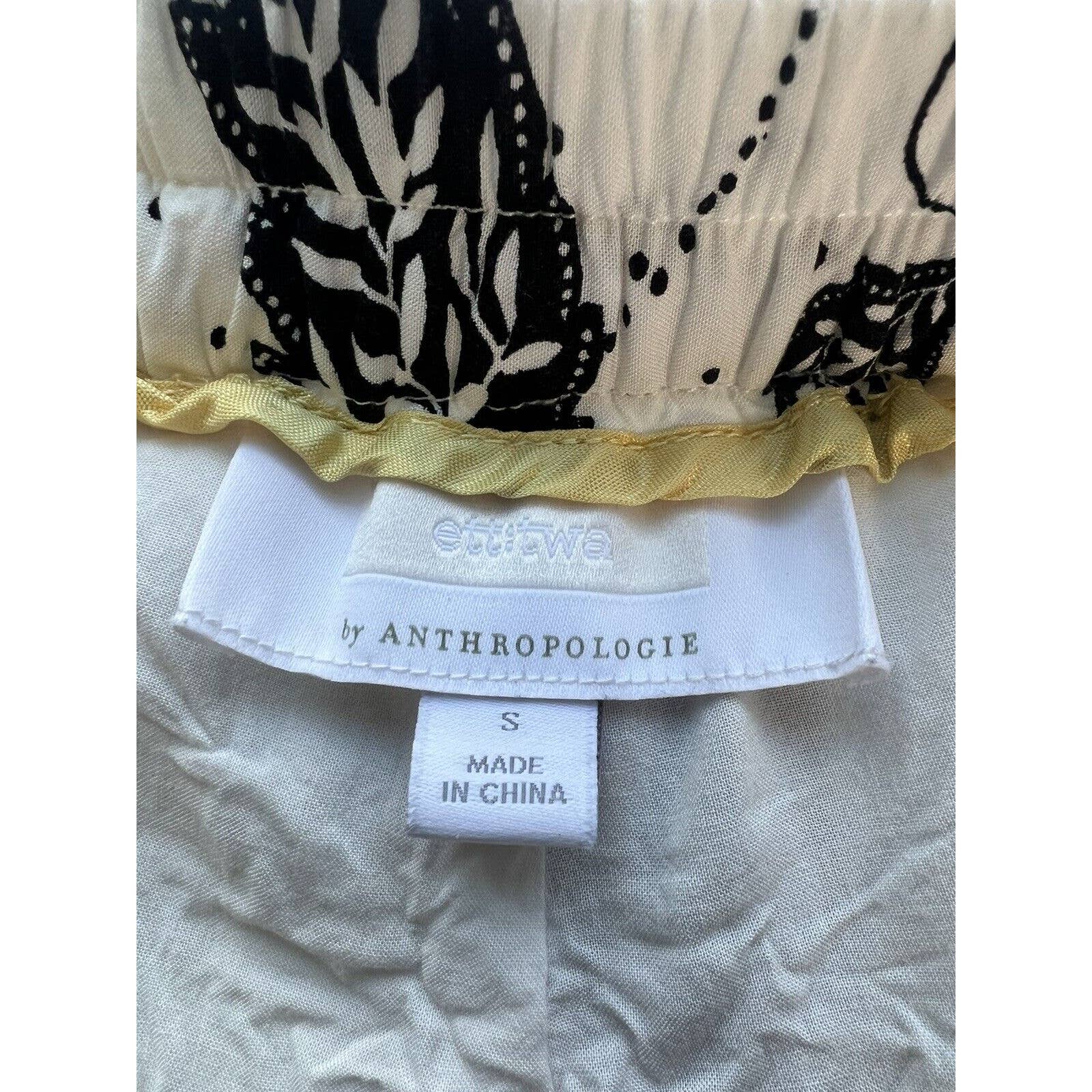 Anthropologie Ettitwa Cropped Pants Womens Small Black White Floral Capri Lined