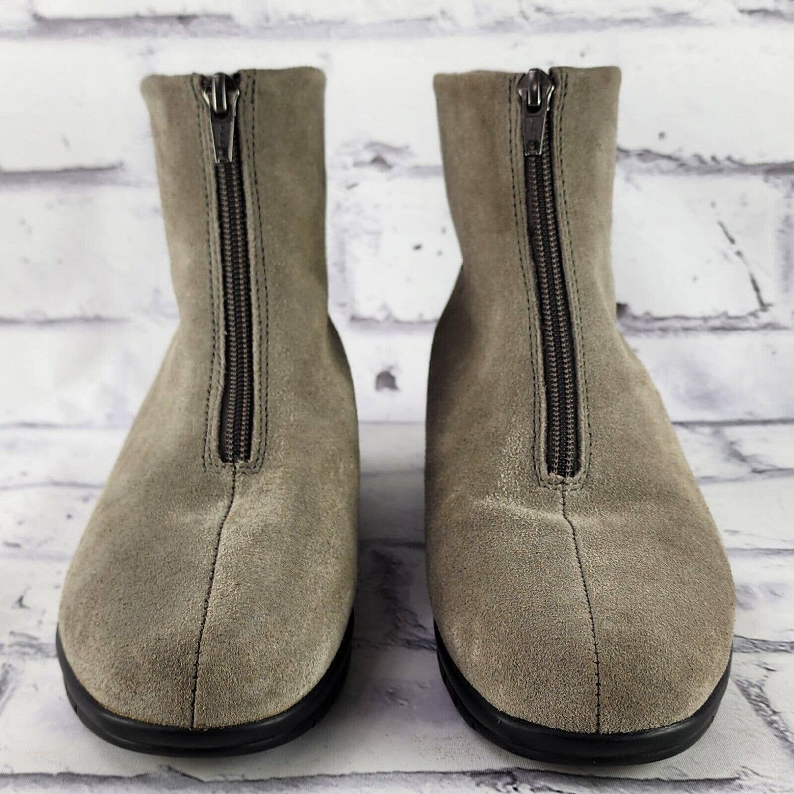 G.H. Bass & Co Carissa Ankle Boots Women's Size 6 M Gray Fur Lined Suede