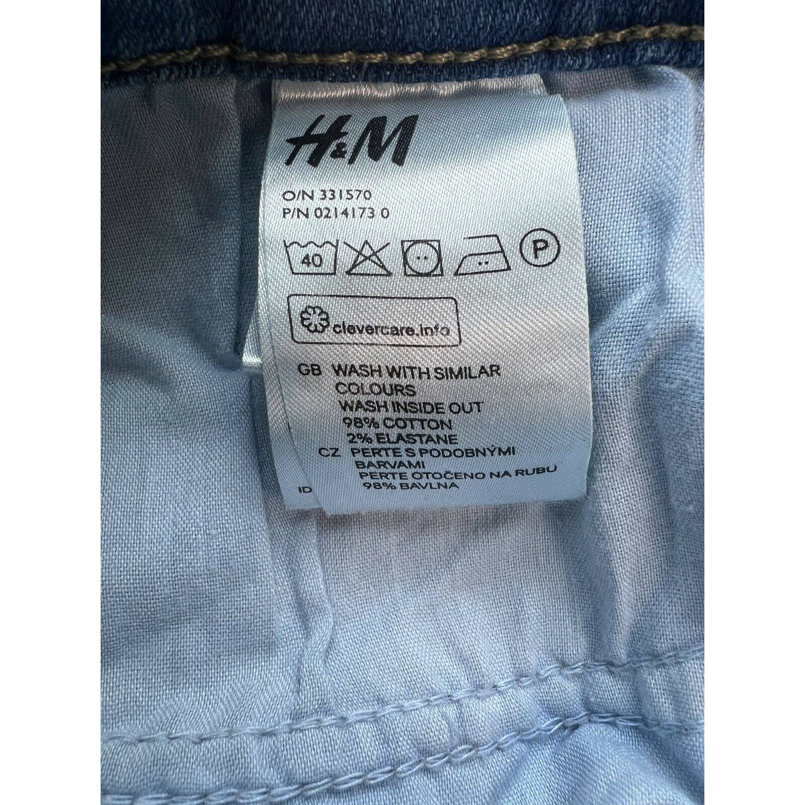 H&M Women’s Size 4 Medium Wash Denim Cut Off Jean Shorts